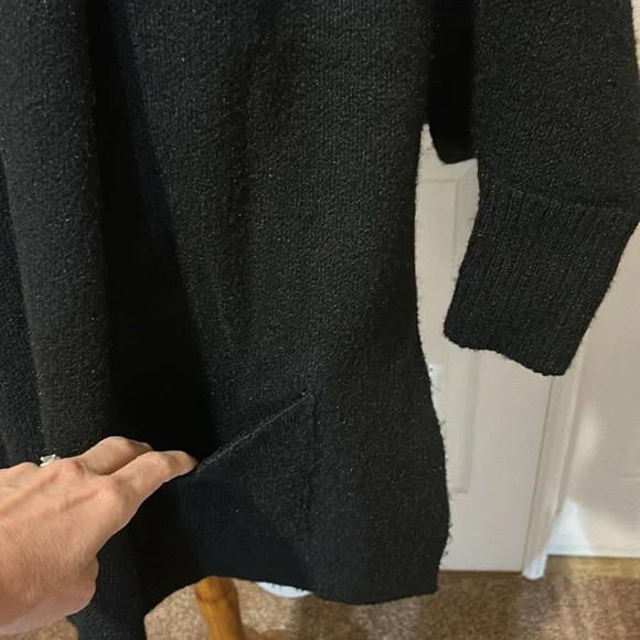 Look By M New York Wrap sweater with Sleeves. One Size - Picture 4 of 10